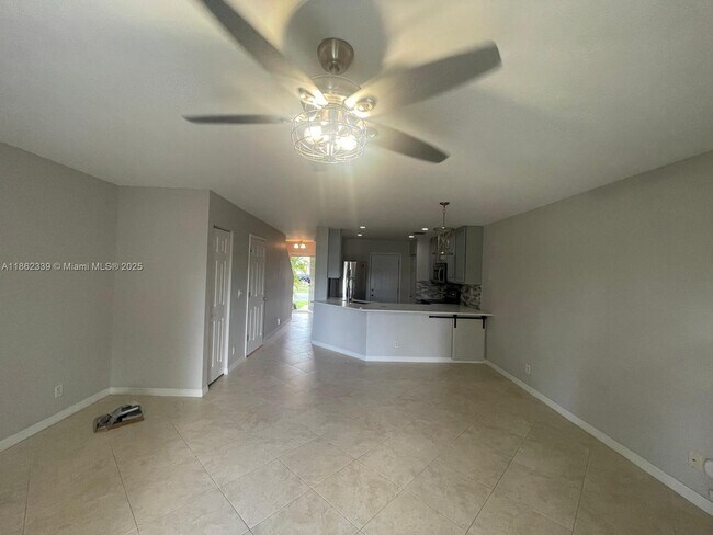 Building Photo - 8660 S Southgate Shores Cir
