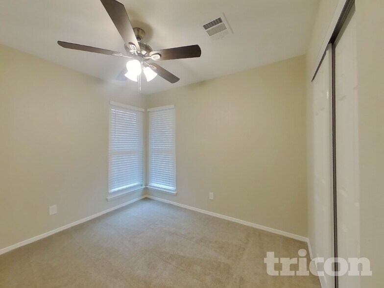 Building Photo - 1314 Jasmine Dr