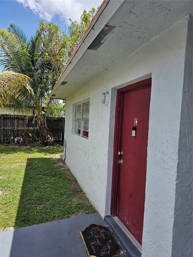 Building Photo - 7850 SW 10th Ct