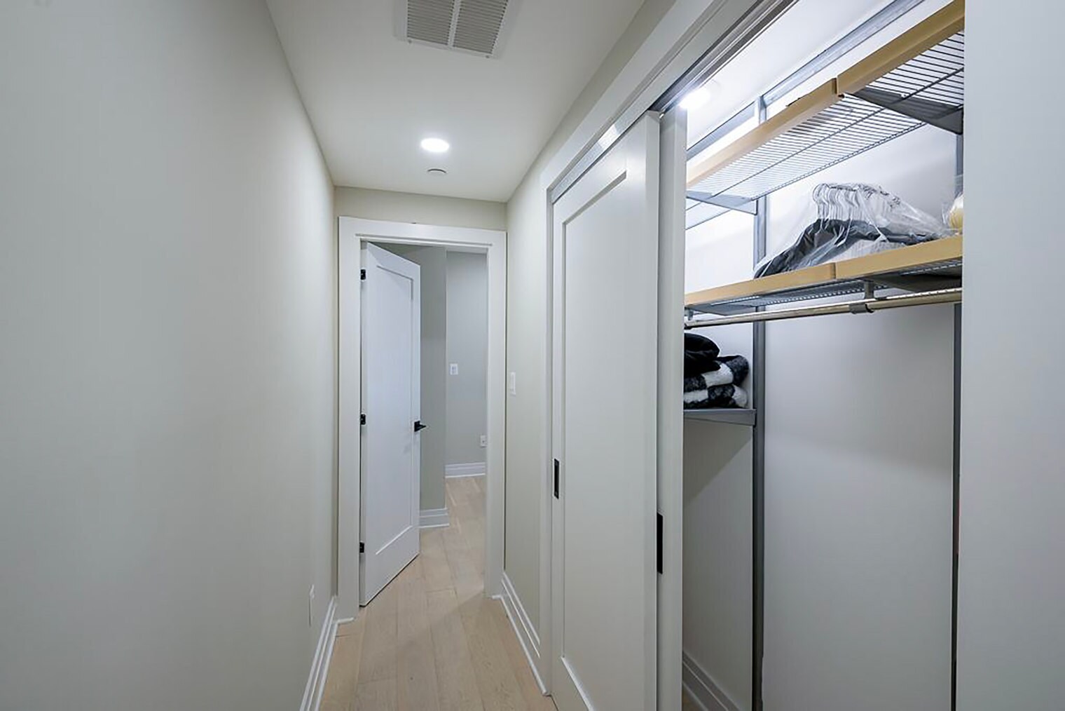 Building Photo - 2309 Ontario Rd NW