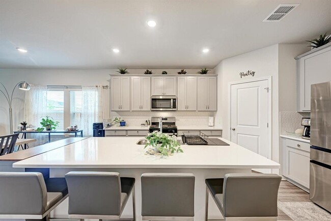 Building Photo - 1646 Homestead Farms Dr