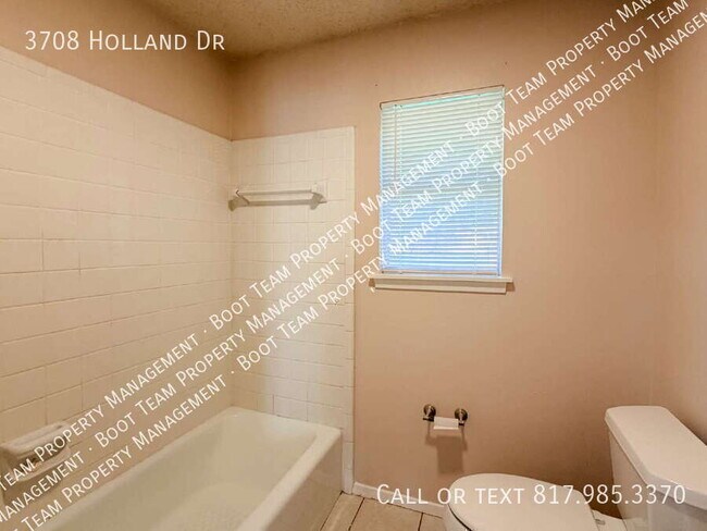 Building Photo - 3708 Holland Dr