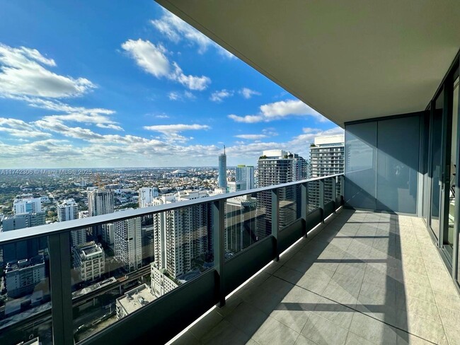 Building Photo - 1000 Brickell Plaza