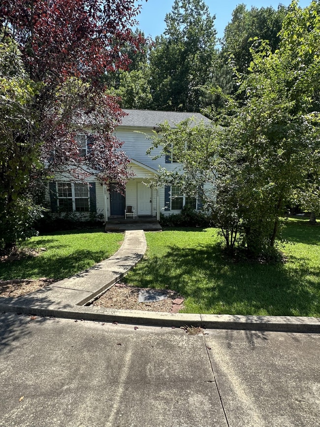 Building Photo - Spacious duplex available in Flowery Branch
