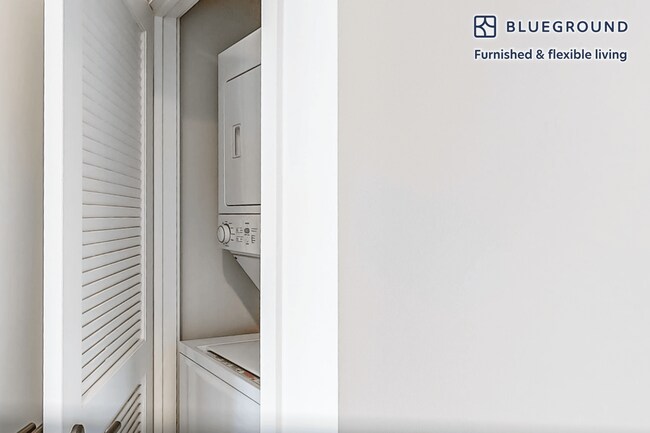 Building Photo - 518 N Gramercy Pl