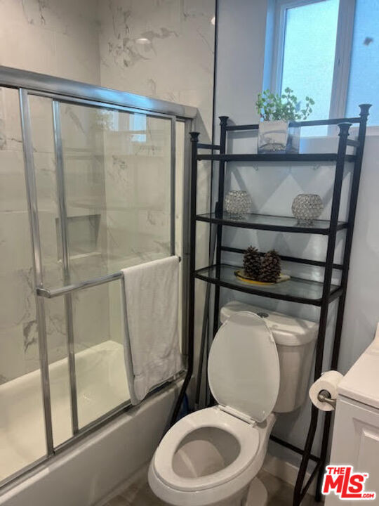 Building Photo - 15522 Sylvan St