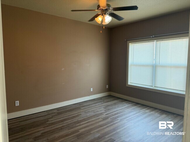 Building Photo - 501 Cotton Creek Dr
