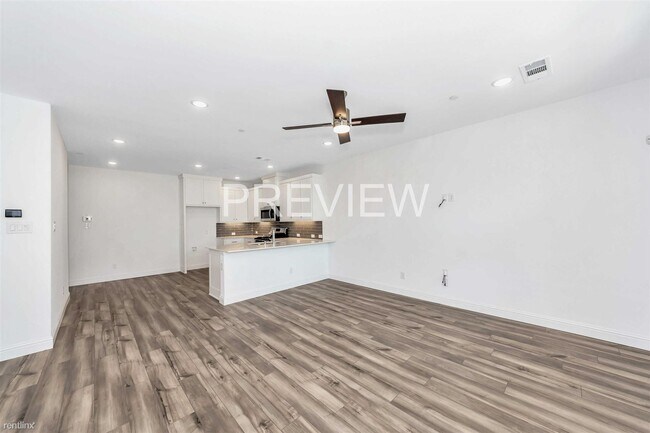 Building Photo - 3 br, 2.5 bath Townhome - 4413 Union Street