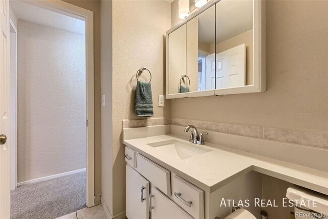 Building Photo - 5828 S Pearl St