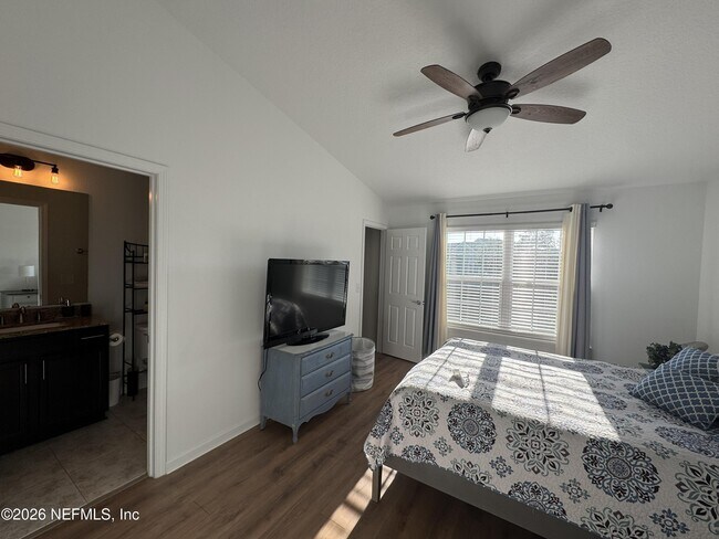 Building Photo - 6789 Roundleaf Dr