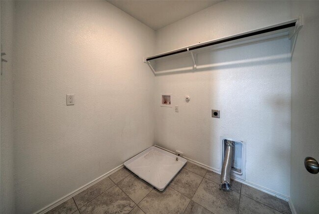 Building Photo - 3201 Ancira Pl