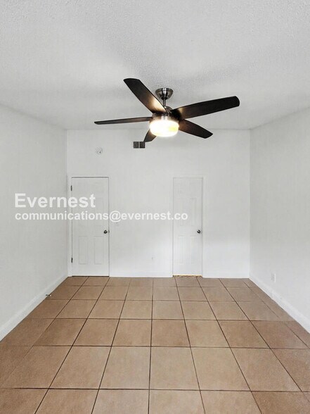 Building Photo - 3436 Sunrise Villas Ct N