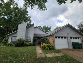 Building Photo - Cute 3/2 House in PG Area