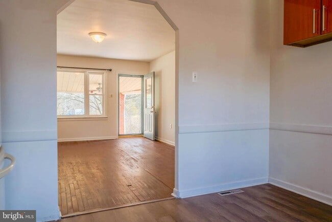 Building Photo - 1200 N Grange Ave