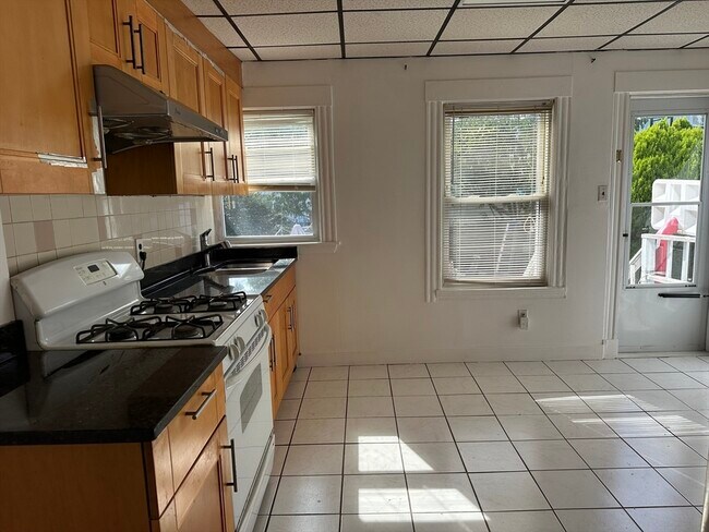 Building Photo - 51 Flynt St