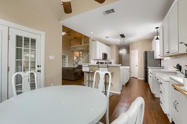 Building Photo - 301 Gulfstream Dr