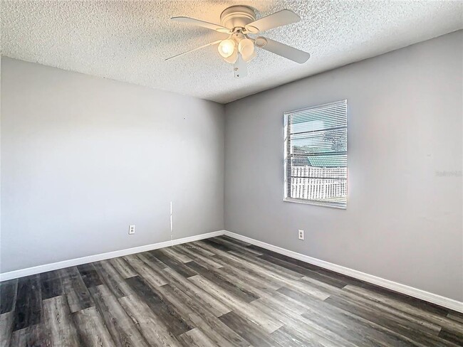 Building Photo - 7801 Rolling Grove Dr W
