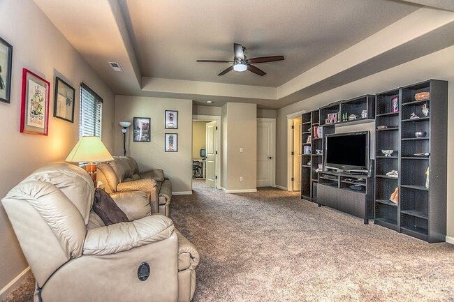 Building Photo - 20758 NE Sierra Dr