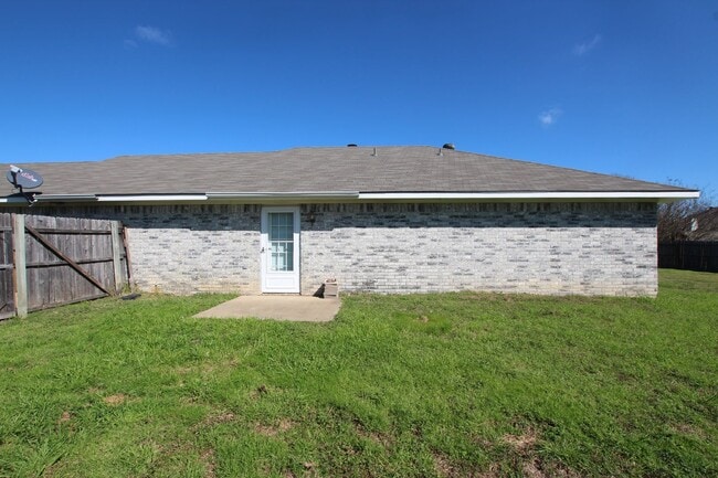 Building Photo - Coming Soon: Stunning 3 Bedroom Home in Bullard