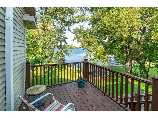 Building Photo - 1409 Hoot Lake Dr