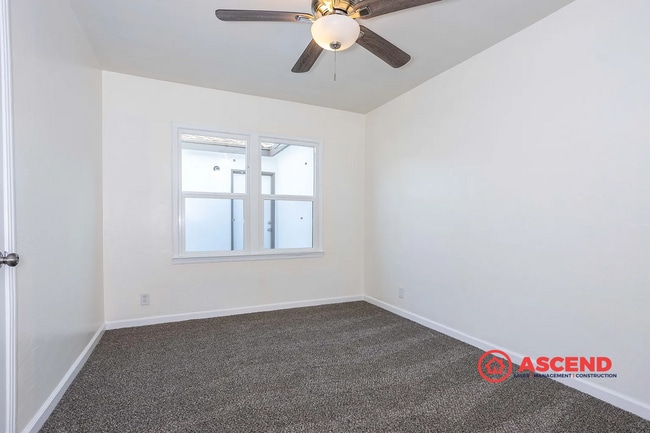 Building Photo - Spacious 5-Bedroom Home + Back Unit Included | 3 Baths | Bakersfield Living