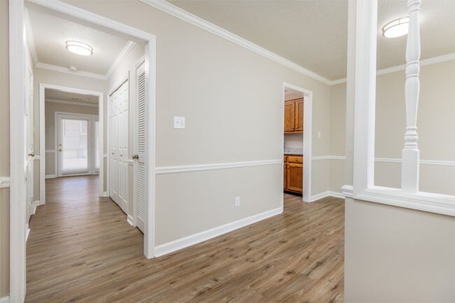 Building Photo - 2808 McDonald Ct SW