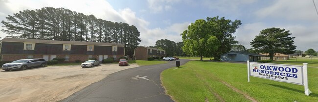Building Photo - 800 Oakwood St
