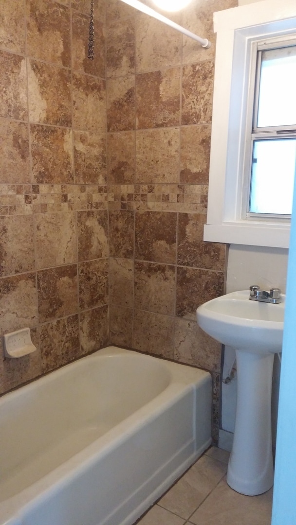 Building Photo - Charming 3 bed 1 bath House for rent in Sa...