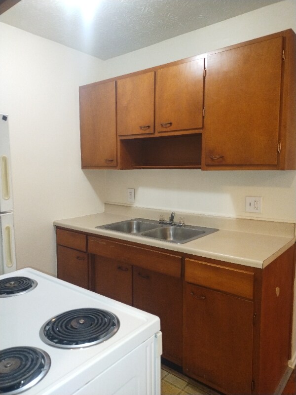 Building Photo - 2044 Mills Ave