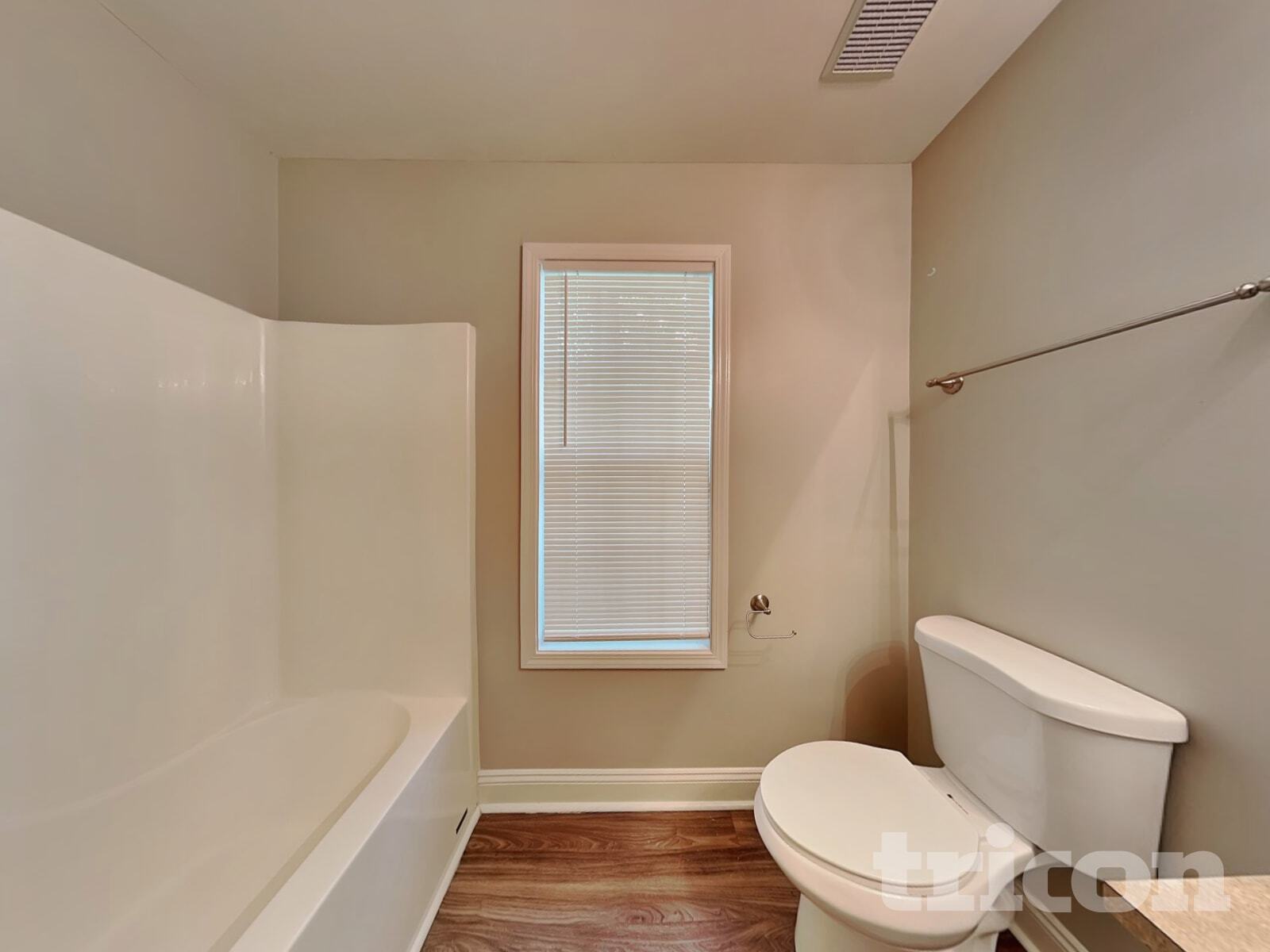 Building Photo - 821 Gore St