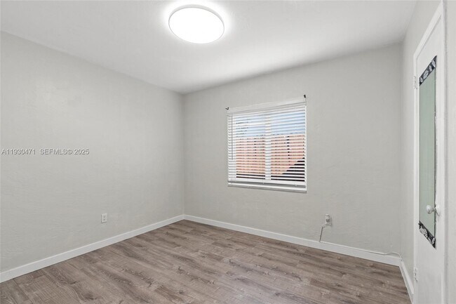 Building Photo - 1300 NE 183rd St