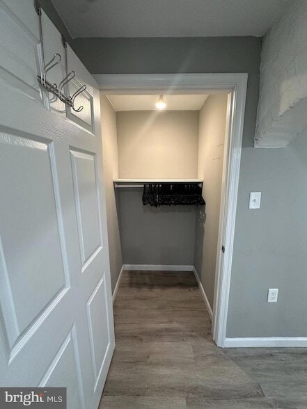 Building Photo - 322 S 11th St