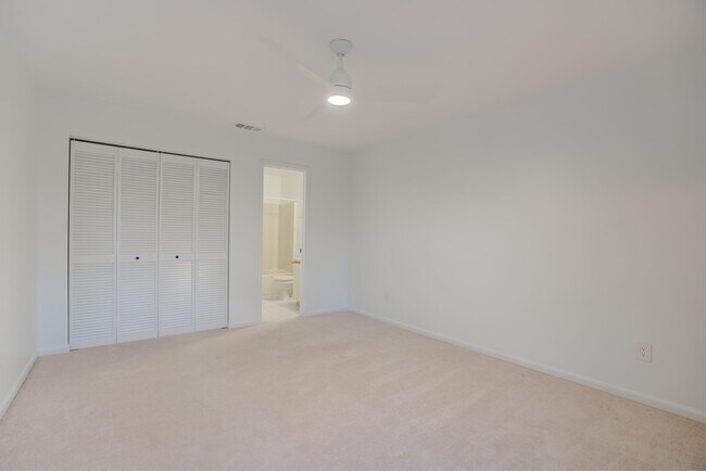 Building Photo - 8291 SE Croft Cir