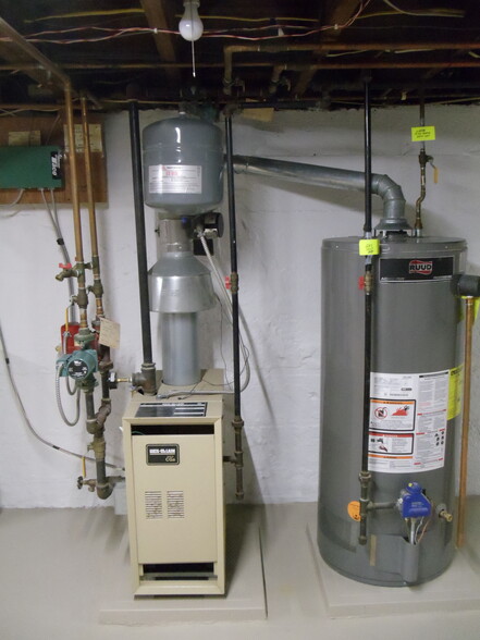 gas baseboard hot water heat - 376 Miller St
