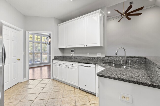 Building Photo - 1711 Piedmont Dr.