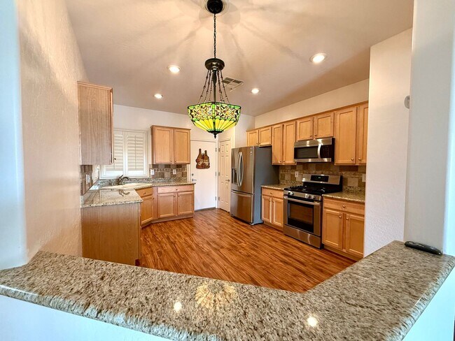 Building Photo - Great single-story two bedroom home in Sun City Aliante with golf course view