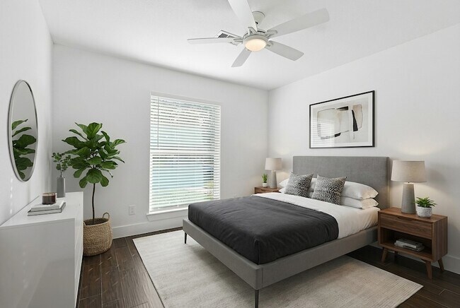 Building Photo - 2410 Del Norte St