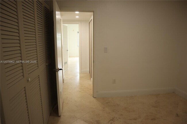 Building Photo - 13105 Ixora Ct
