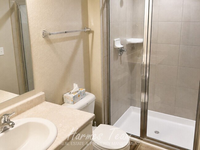 Building Photo - Beautiful 2 Bed Home | 2-Car Garage | Large Kitchen Island | Mountain Views
