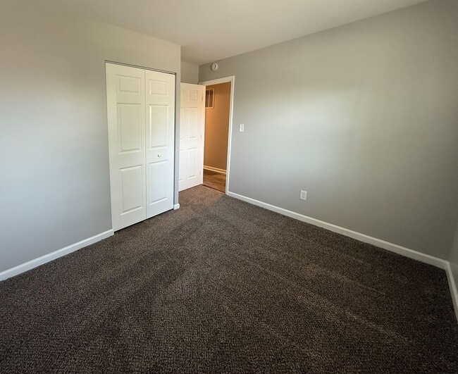 Building Photo - *JULY SPECIAL* Reduced Rent! Fully Renovat...
