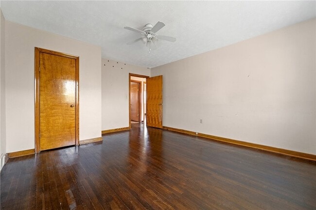 Building Photo - 1001 5th St