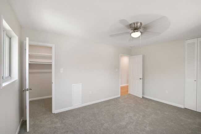 Building Photo - 2BD/2BA- Bethesda Condo in Parkside Community - Utilities Included