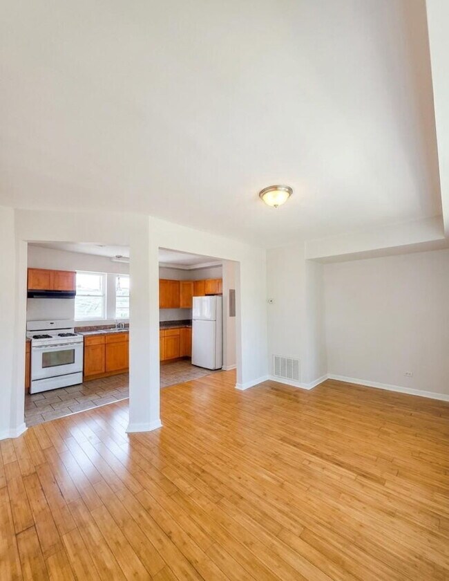 Building Photo - 3939 W Iowa St