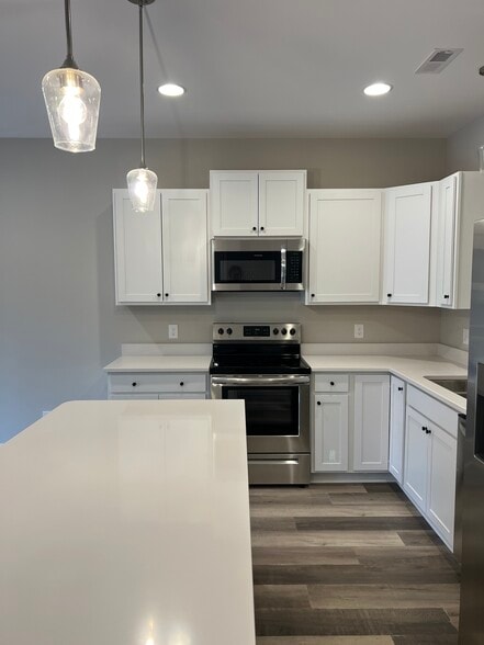 Building Photo - 3114 Rustic Charm Way