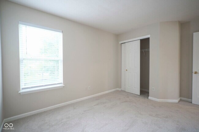 Building Photo - 14170 Royalwood Dr