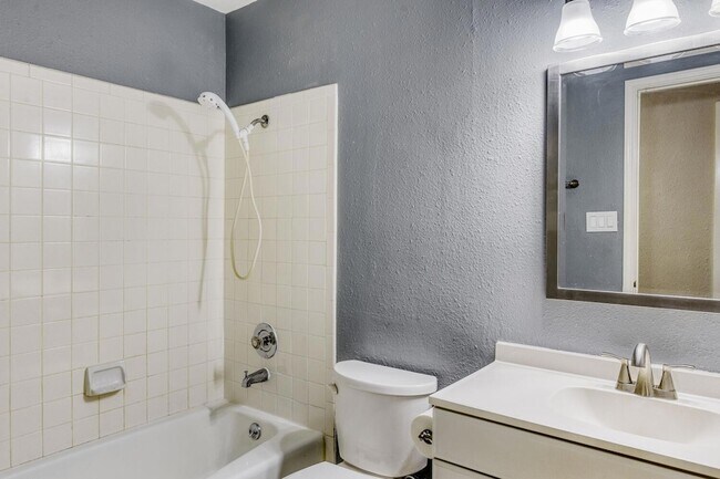 Building Photo - 12804 Staton Dr