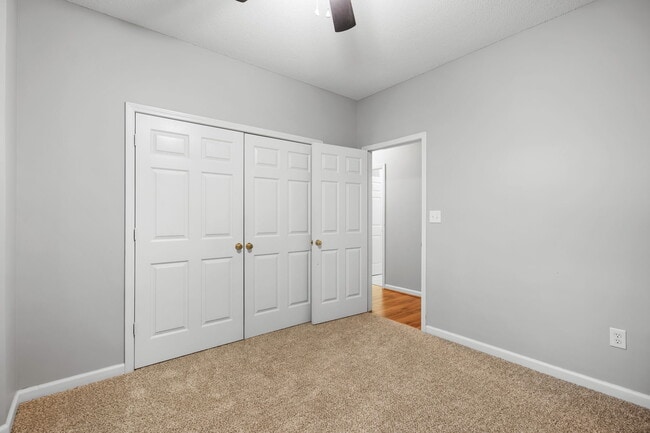 Building Photo - 3002 Greystone Pt