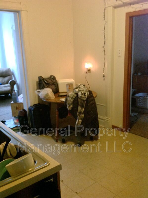 Building Photo - FREE OF SECURITY DEPOSIT 3 Bed 1 Bath with...