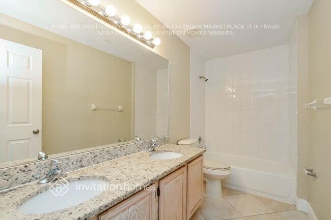 Building Photo - 724 Silver Birch Pl