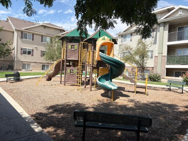 Building Photo - 3445 E Ridge Rte Rd